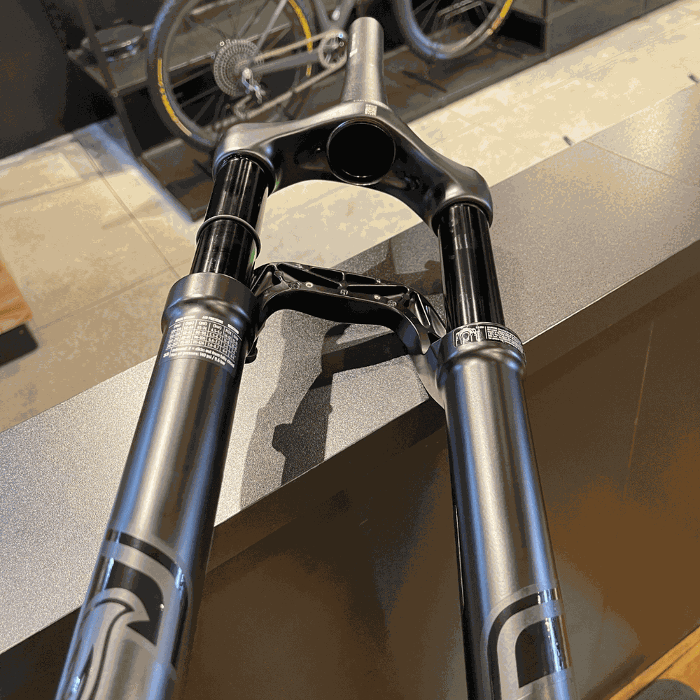 Suspensão FOX Rhythm 100mm — Garfo 32 Preto | Itabike