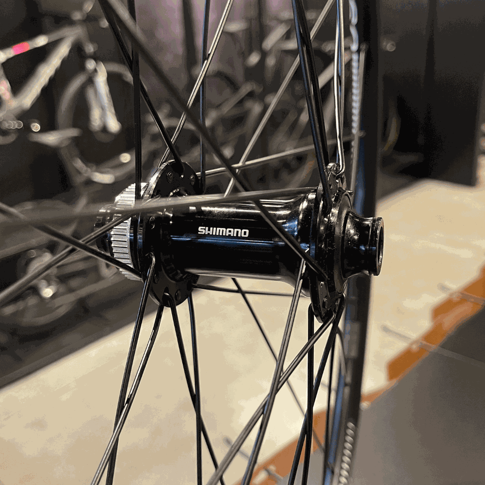 Rodas DT SWISS R460 em Alumínio com cubos SHIMANO