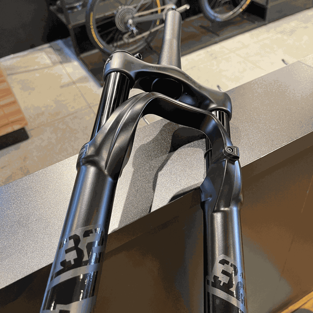 Suspensão FOX Rhythm 100mm — Garfo 32 Preto | Itabike