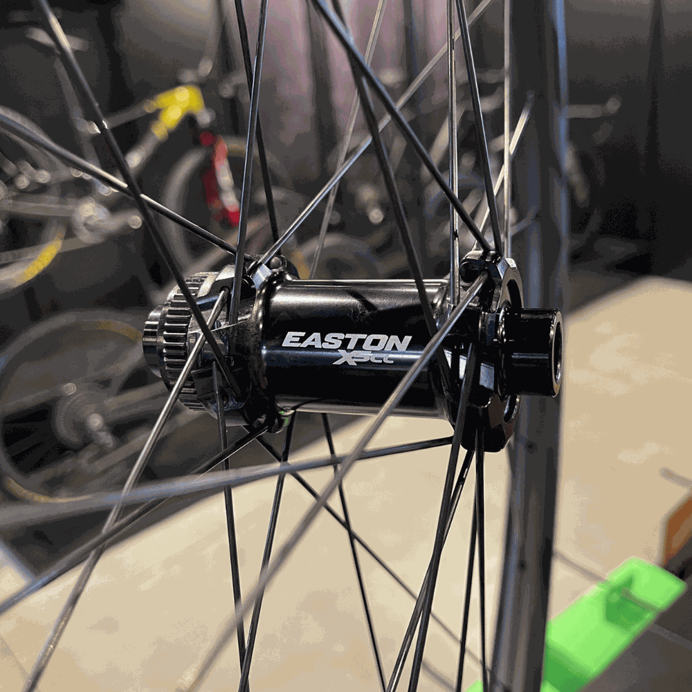 Rodas Easton EC70 AX em Carbono