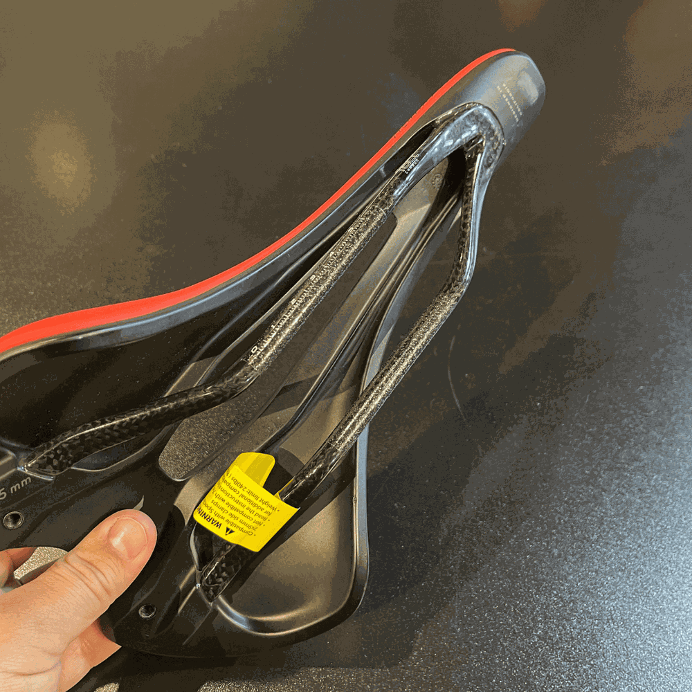 SPECIALIZED ROMIN サドル ブラック/レッド selim_specialized_romin_evo_pr