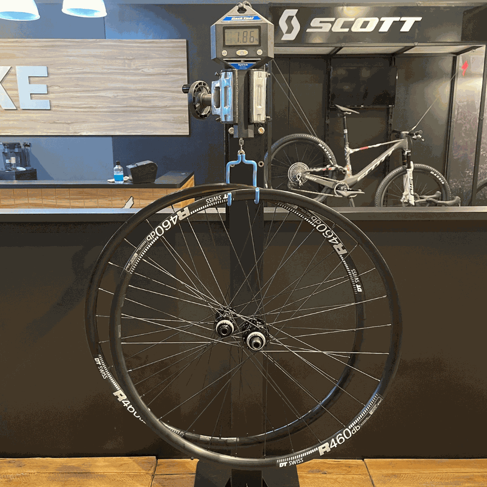 Rodas DT SWISS R460 em Alumínio com cubos SHIMANO